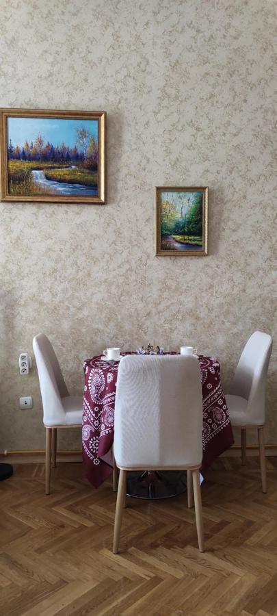 Tranquil Apartment In Vake Tbilisi Buitenkant foto