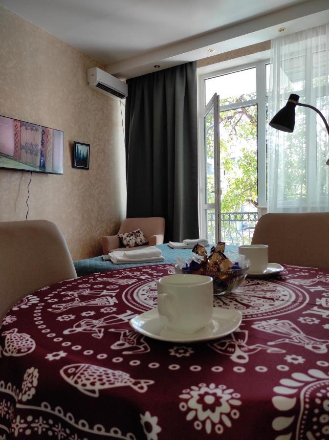 Tranquil Apartment In Vake Tbilisi Buitenkant foto