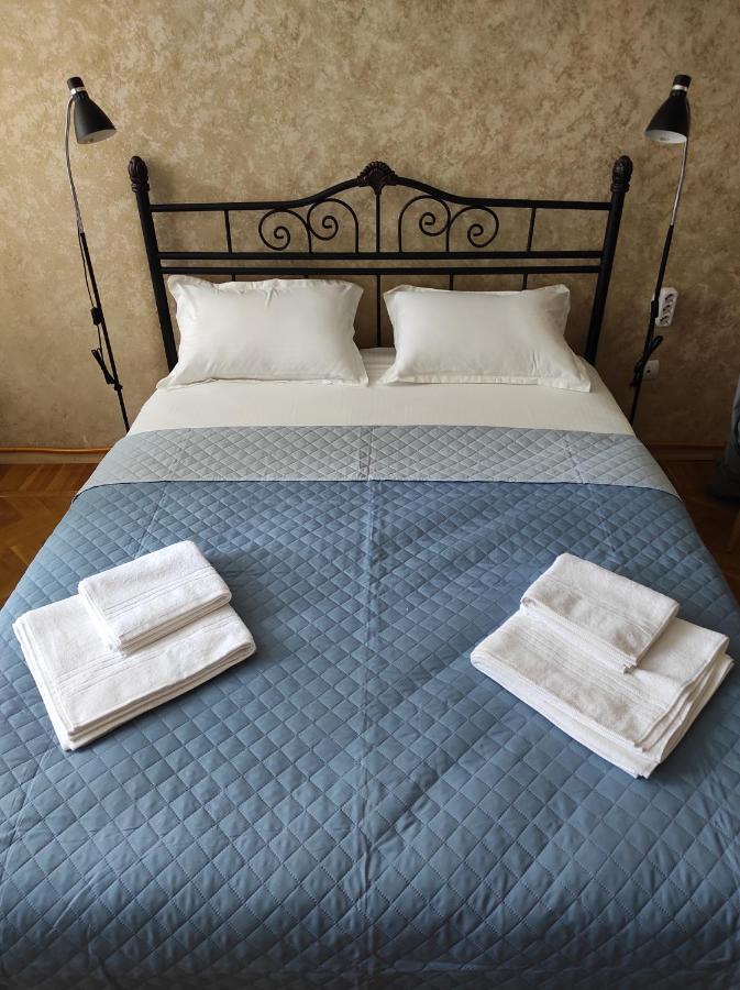 Tranquil Apartment In Vake Tbilisi Buitenkant foto